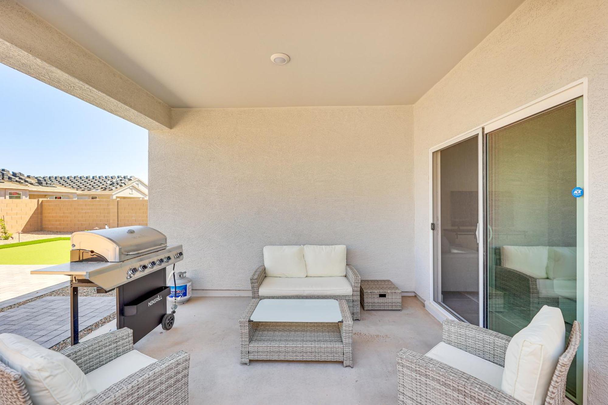 Maricopa Home With Putting Green And Covered Patio! Exterior photo